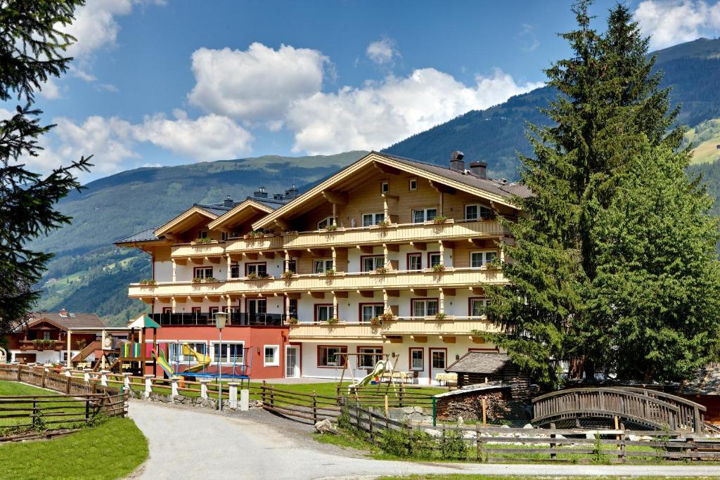 Hotel Grundlhof Брамберг-ам-Вільдкогель Екстер'єр фото